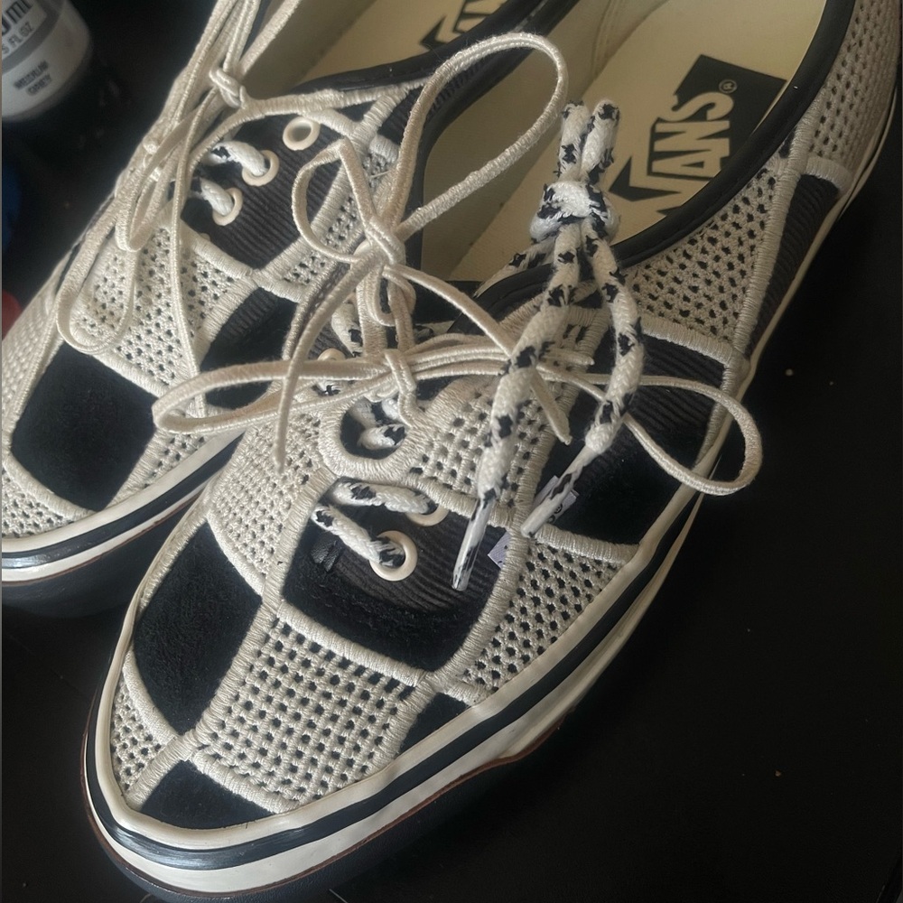 Lx Authentic 44 Shell M8/W9.5 Worn 2x - image 3